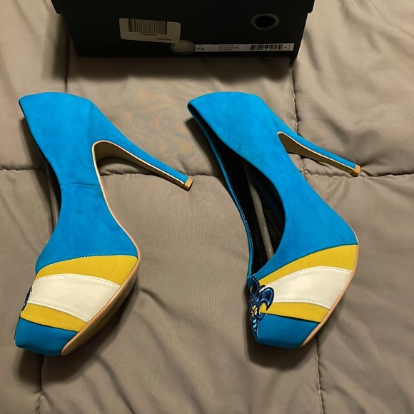 NWT Hornets Heels by Herstar NBA - Picture 3 of 5